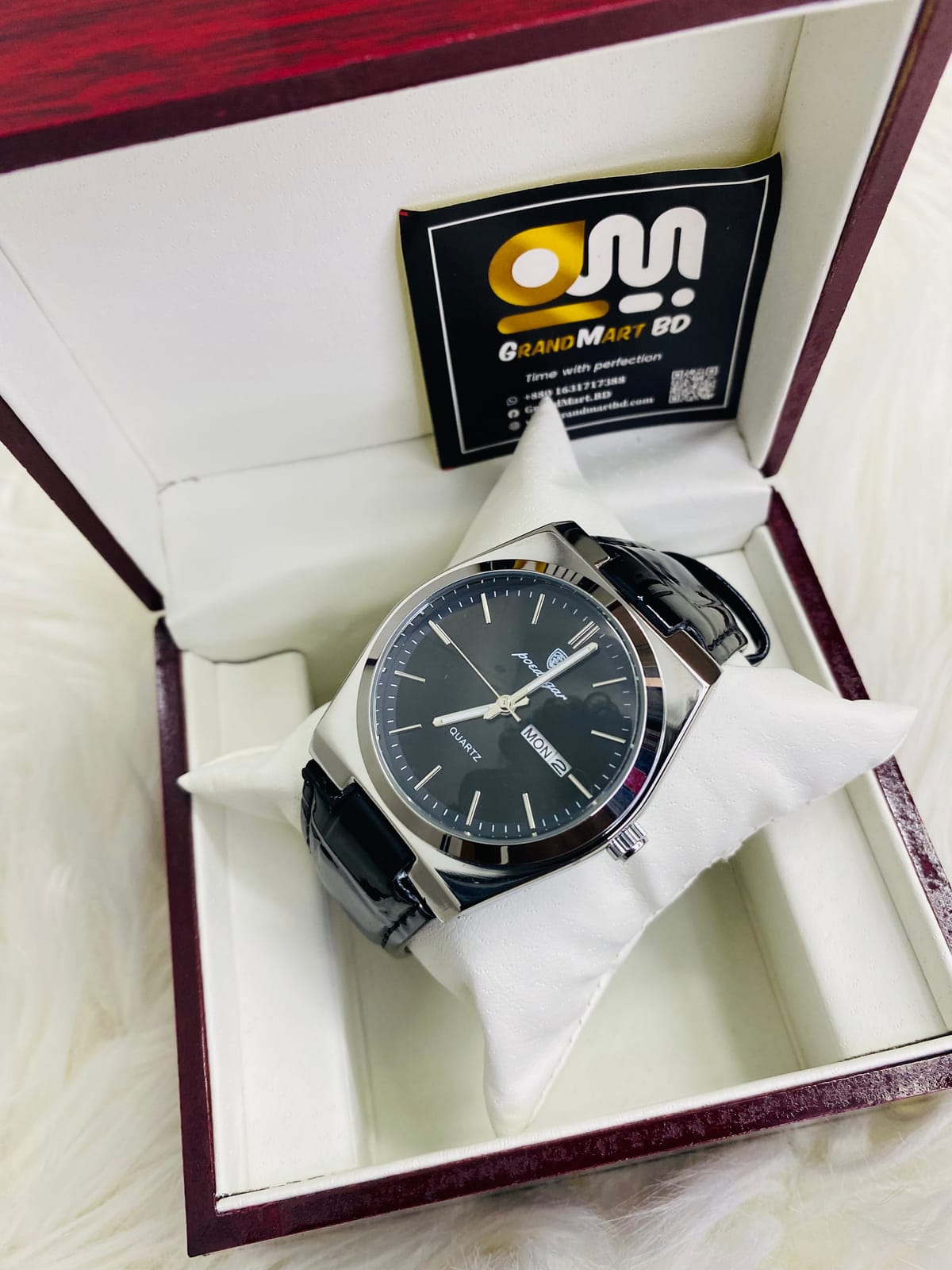 Poedagar || 9305 || Leather watch