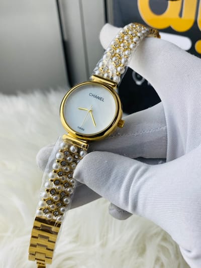 Chanel girls ||White dial_img_0
